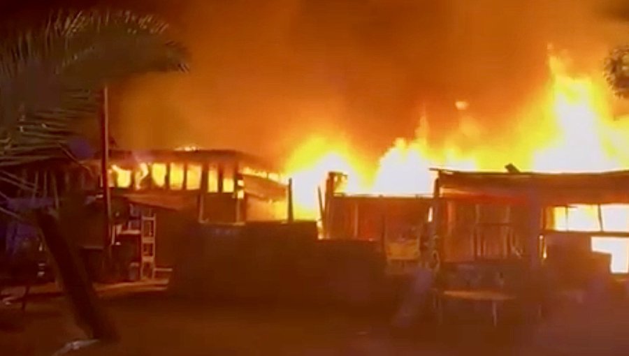 Incendio consumió una estructura en las cercanías del Parque Aconcagua de Quillota