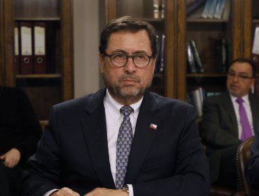 Oposición reúne las firmas e ingresa interpelación contra el canciller Francisco Pérez Mackenna