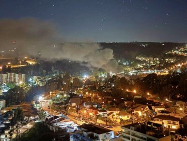 Violento incendio afectó a vivienda en Reñaca Bajo: casa quedó completamente en llamas