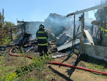 Graves daños estructurales dejó un incendio que afectó a una vivienda en Zapallar