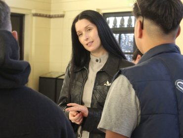 Fran Valenzuela abrió las puertas de su prueba de sonido a adolescentes de residencias de protección de la región de Valparaíso