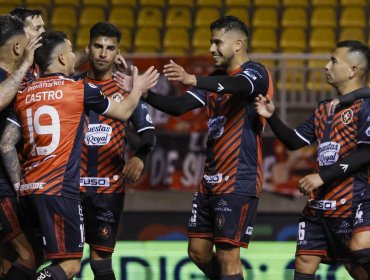 D. Limache trepa posiciones tras golear a Cobresal que se mantiene en zona de descenso en la Liga de Primera