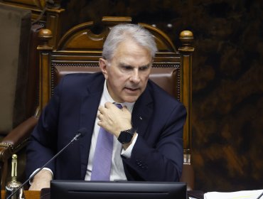 Senador Moreira acusa "ofensiva" de Argentina y pide al Gobierno actuar con firmeza y "no poner la otra mejilla"