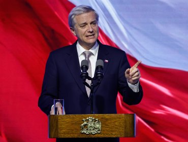 Presidente Kast admite que el desempleo es un desafío pendiente y plantea revisar la cantidad de ministerios
