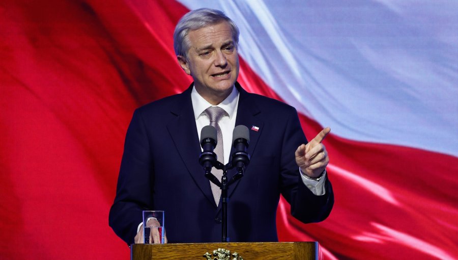 Presidente Kast admite que el desempleo es un desafío pendiente y plantea revisar la cantidad de ministerios