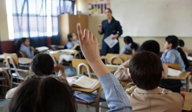 Resultados de Chile en prueba PISA 2025: Caída en Matemática y Lectura mientras que en Ciencias no registra variaciones significativas