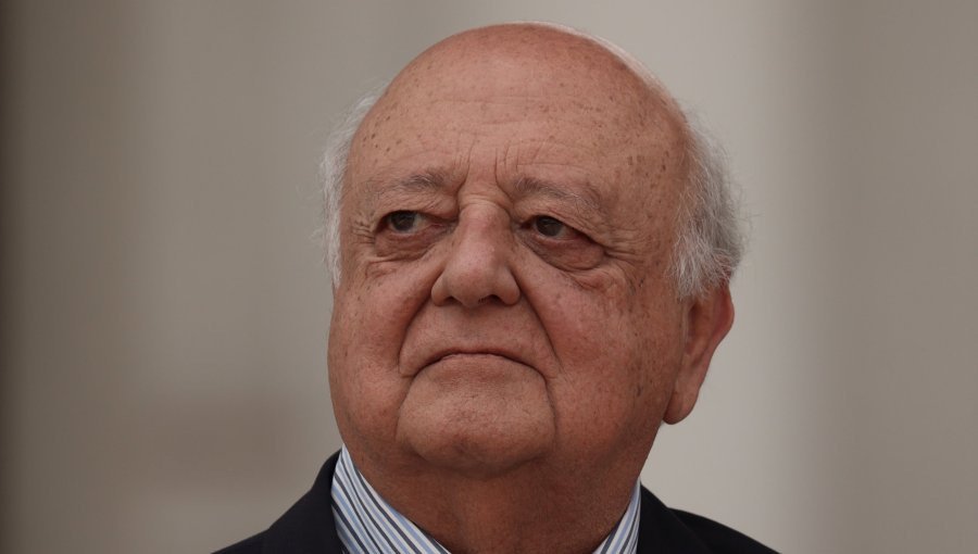 Viera-Gallo desdramatiza polémica entre Chile y Argentina sobre Magallanes y la califica como "una discusión de barra brava"