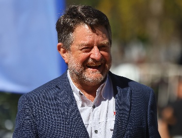 Tricel rechaza destitución de Claudio Orrego, quien seguirá como Gobernador Metropolitano