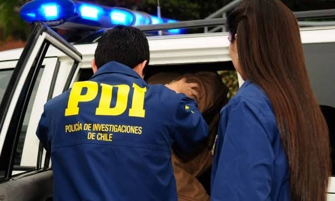 Exfiscal Vinko Fodich y tres funcionarios de la PDI fueron detenidos en el marco de indagatoria sobre secuestros extorsivos