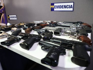 Cae armero clandestino de Valparaíso: PDI y Fiscalía desarticulan banda y decomisan más de 50 armas y munición de guerra