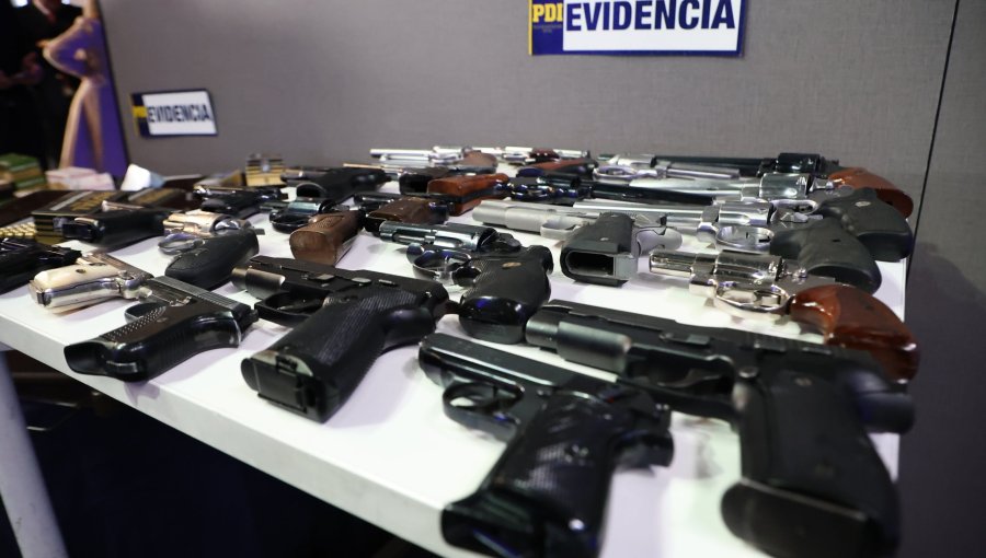 Cae armero clandestino de Valparaíso: PDI y Fiscalía desarticulan banda y decomisan más de 50 armas y munición de guerra
