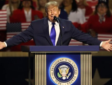 Donald Trump promete pago de 5.000 dólares a ciudadanos adultos si republicanos ganan las elecciones de medio término