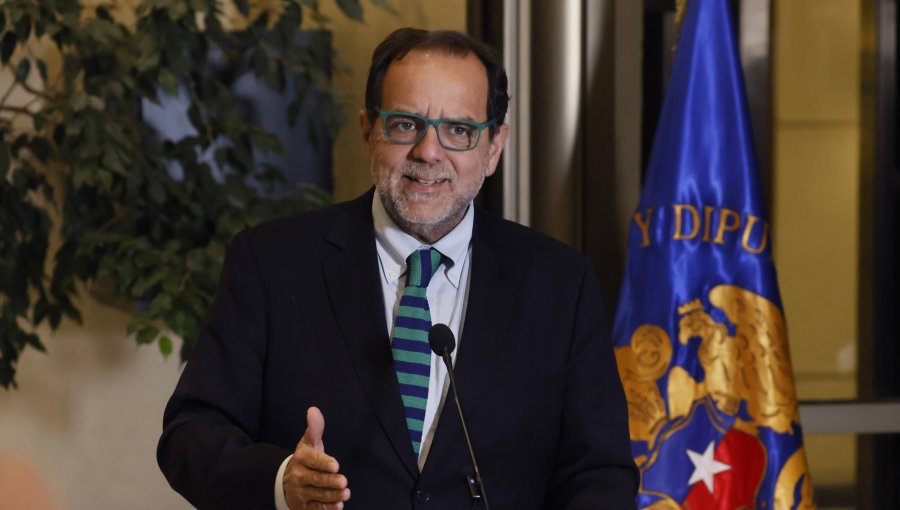 Diputado Mulet pide al embajador de EE.UU. respetar las reglas de la diplomacia: "Hay normas y tradiciones que cumplir"