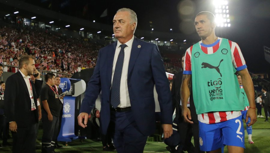 Bombazo desde Paraguay: Gustavo Alfaro en la mira de La Roja y su continuidad en duda por exigencia salarial