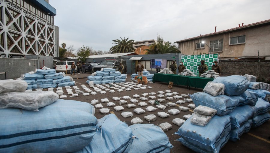 Incautan más de 1,6 toneladas de droga que iban a ser vendidas durante Fiestas Patrias en la región Metropolitana: cuatro detenidos