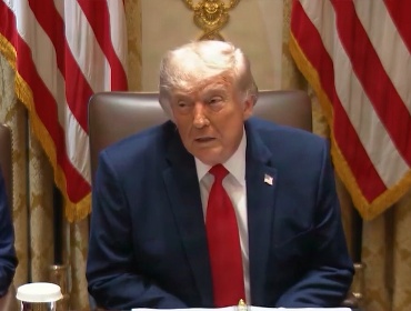 Trump cuestiona intervención del Reino Unido en Malvinas y ofrece mediar