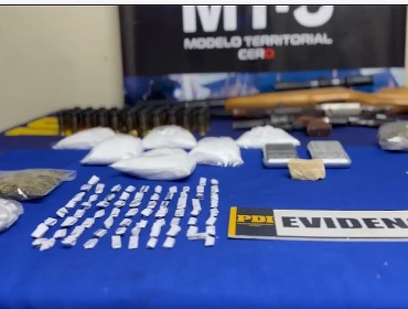 Detienen a seis sujetos por tráfico de drogas y tenencia ilegal de armas en medio de operación Ángel Negro en Puente Alto