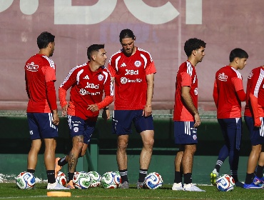 Gustavo Alfaro renueva con Paraguay y se cae como candidato para dirigir a la Roja