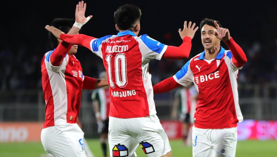 Universidad Católica vence a Palestino con doblete de Fernando Zampedri