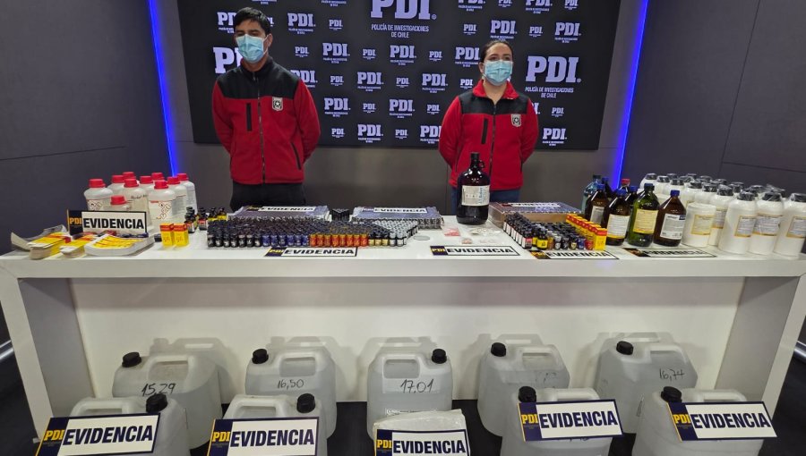 Desbaratan laboratorio clandestino de poppers instalado en una parcela de Quintero
