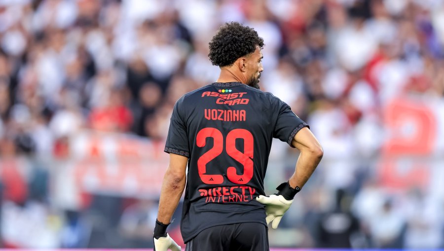 Prensa internacional apunta al error de Vozinha en su primer gol recibido con Colo-Colo