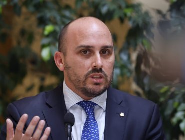 Senador Longton llama a Kast a ordenar intervenciones de sus ministros: "No pueden tener autonomía para decir lo que quieran"