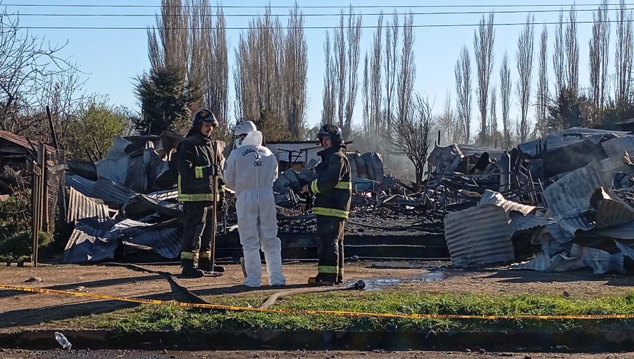 Personal de la PDI realiza peritajes genéticos para identificar a víctimas de tragedia en Pitrufquén