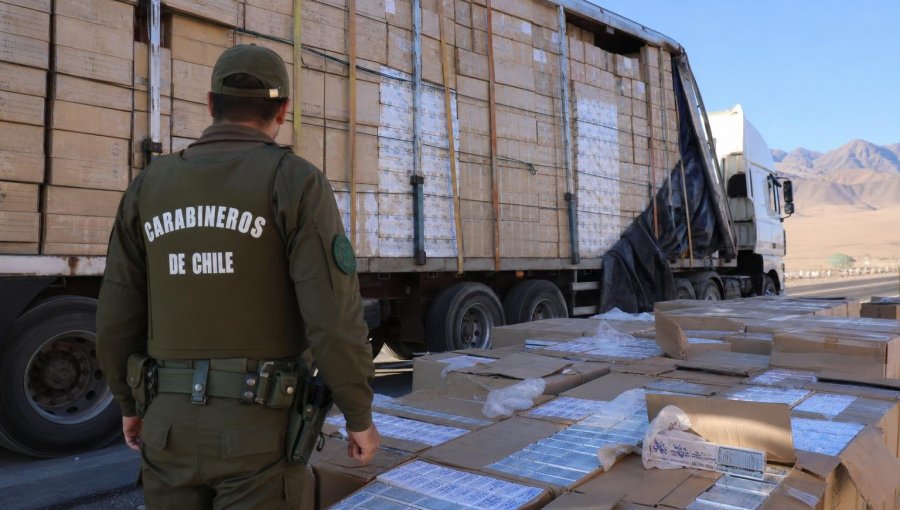 Más de 665 mil cajetillas de cigarrillos de contrabando fueron decomisadas en la ruta A-65 en Tarapacá