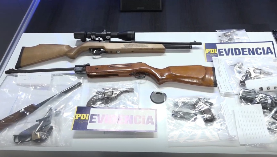 10 sujetos fueron detenidos por tráfico de drogas y posesión de armas en Peñalolén