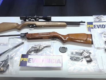 10 sujetos fueron detenidos por tráfico de drogas y posesión de armas en Peñalolén