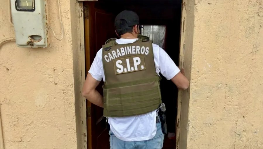 Detienen a hombre acusado de mantener secuestrada y amenazada a su exconviviente durante tres días en hostal de Valparaíso