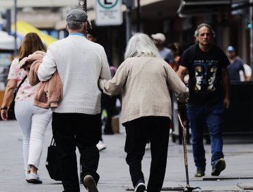 Tras tragedia en Pitrufquén: Gobierno anuncia plan para reforzar seguridad y ampliar oferta de cuidados para personas mayores