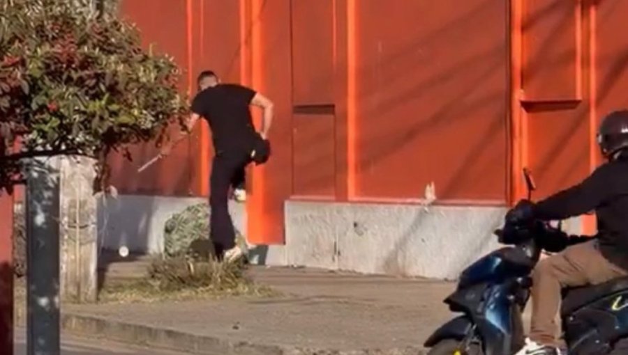 Mujer en situación de calle fue agredida brutalmente con patadas y un palo en San Antonio