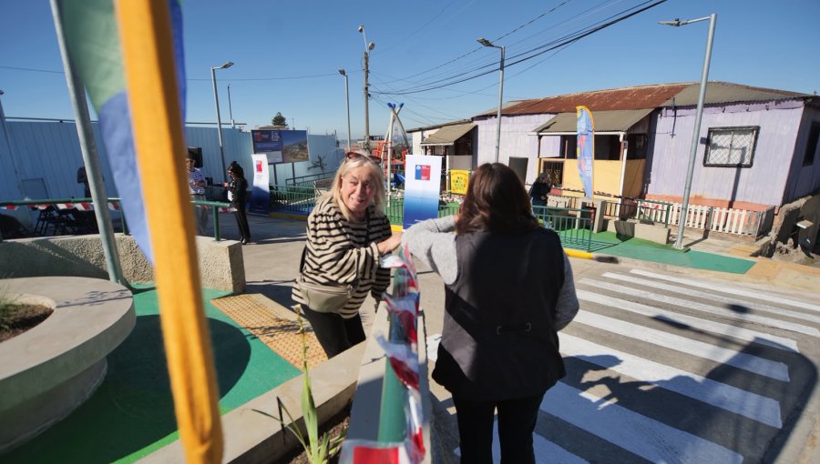 Cerro Arrayán de Valparaíso recupera conocido punto de encuentro vecinal con nueva plaza, juegos e iluminación