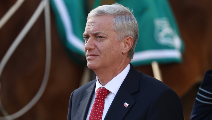 Cadem revela que un 61% desaprueba la gestión del Presidente Kast mientras que la aprobación llega al 35%