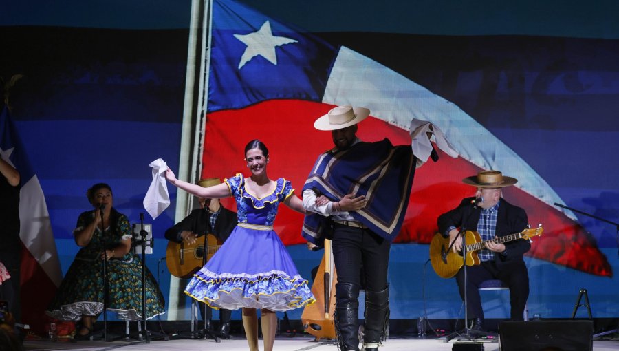Alcaldesa Ripamonti dio la bienvenida a las Fiestas Patrias en Viña del Mar con el tradicional pie de cueca