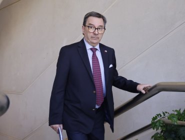 Barros encabeza la Revista Preparatoria de la Gran Parada Militar y asegura que la soberanía está "defendida por nuestras FF.AA."