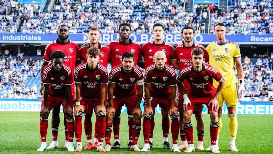 Sevilla de Gabriel Suazo venció y le quitó el invicto al Deportivo La Coruña en La Liga de España