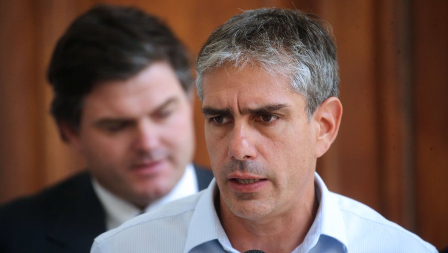 Presidente de la Asociación de Municipalidades de Chile advierte que reglamento de Seguridad Municipal "genera confusión"