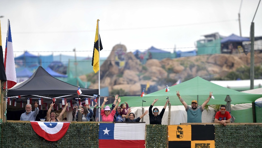Criteria: 89% se siente orgulloso de Chile y aprobación de Kast cae a 29%