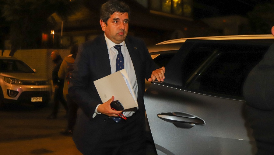 Presentan proyecto que busca ampliar acceso del Congreso a contratos de empresas estatales