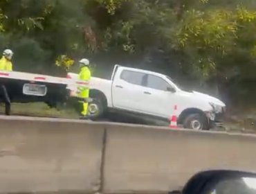 Accidente vehicular termina con automóvil desbarrancado en Ruta Las Palmas en dirección a Viña del Mar