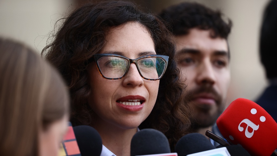 Diputada Yeomans critica al Gobierno tras retiro de Bachelet: "La peor Cancillería"