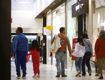 Supermercados y centros comerciales reabren este domingo tras feriado de Fiestas Patrias