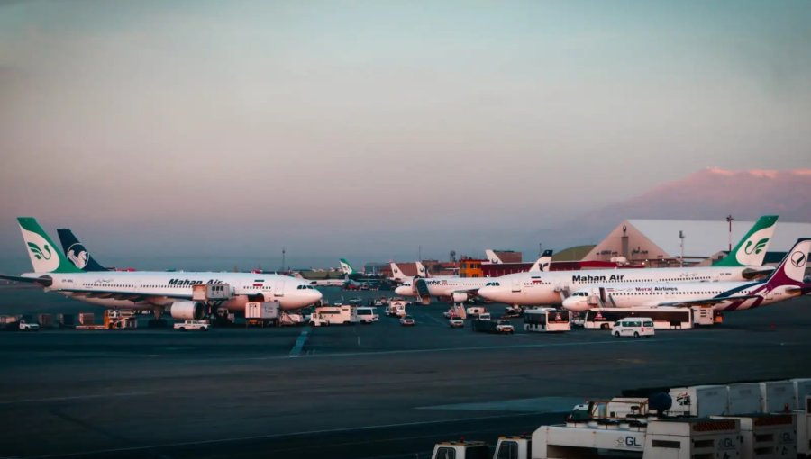 Estados Unidos afirma que "todas" las aerolíneas iraníes dejarán de operar este miércoles