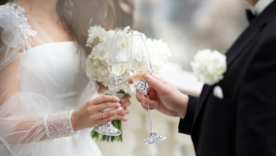 "No se ha dicho toda la verdad": banquetera acusada de megaestafa a novios reaparece y se entrega en Viña del Mar