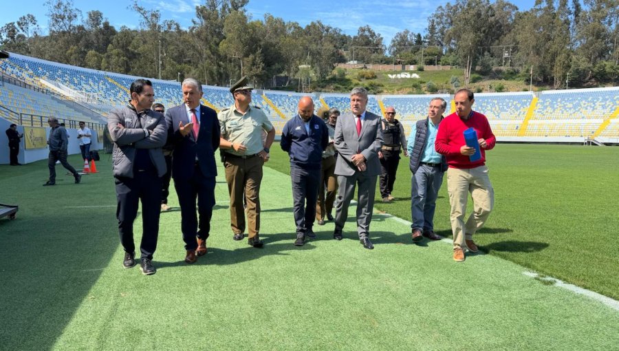 Autorizan aforo de 9.700 hinchas para duelo entre Everton y U. de Chile en Viña del Mar