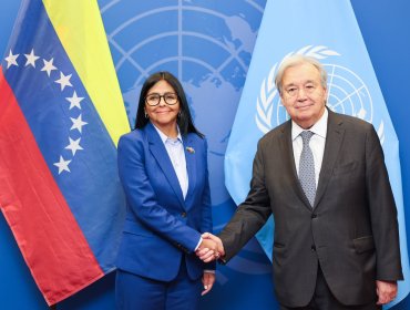 Delcy Rodríguez se reúne con António Guterres en la ONU para abordar el "camino hacia una democracia plena" en Venezuela