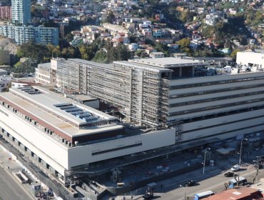 Contraloría solicita antecedentes por abogado del Hospital Fricke de Viña del Mar que asumió defensa particular de su director