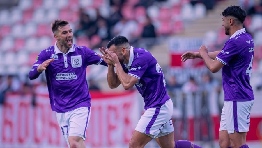 D. Concepción golea a Curicó Unido como visitante y se acerca a los cuartos de final de la Copa Chile